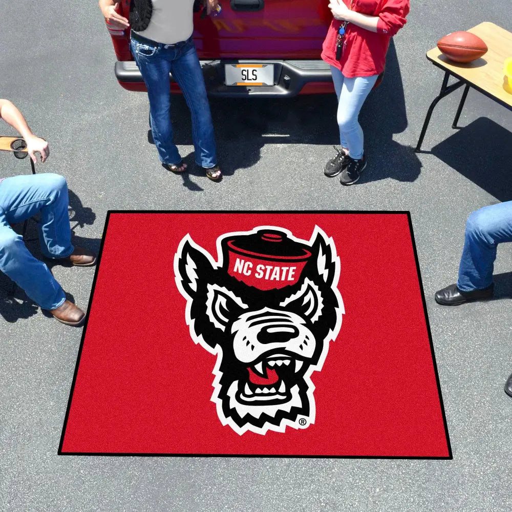 North Carolina State University Mascot Tailgater Mat - 59.5’’ x 94.5’’ - College Tailgater Mat