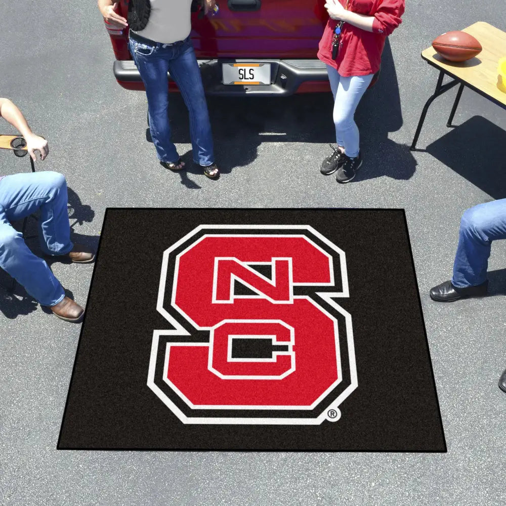 North Carolina State University Tailgater Mat - 59.5’’ x 94.5’’ - College Tailgater Mat