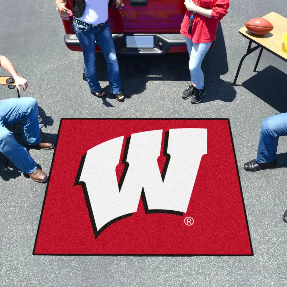 University of Wisconsin Tailgater Mat - 59.5’’ x 94.5’’ - College Tailgater Mat